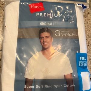 Hanes Mens V-Neck Pack of 3 White T-Shirts